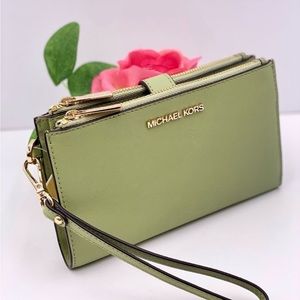 Michael Kors DoubleZip Wallet Wristlet
Phone Case